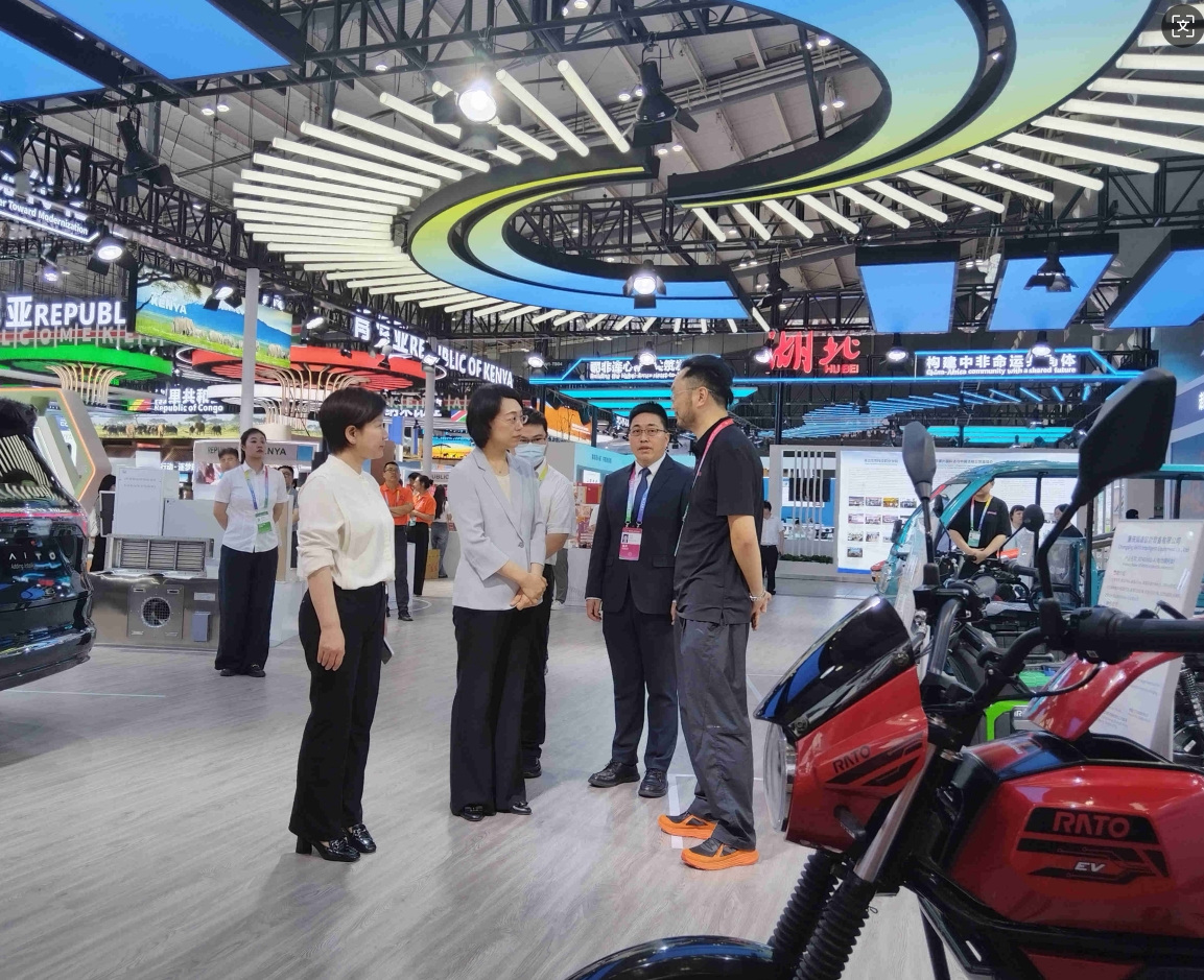 润通电摩新品亮相中非博览会，引领绿色出行新潮流
